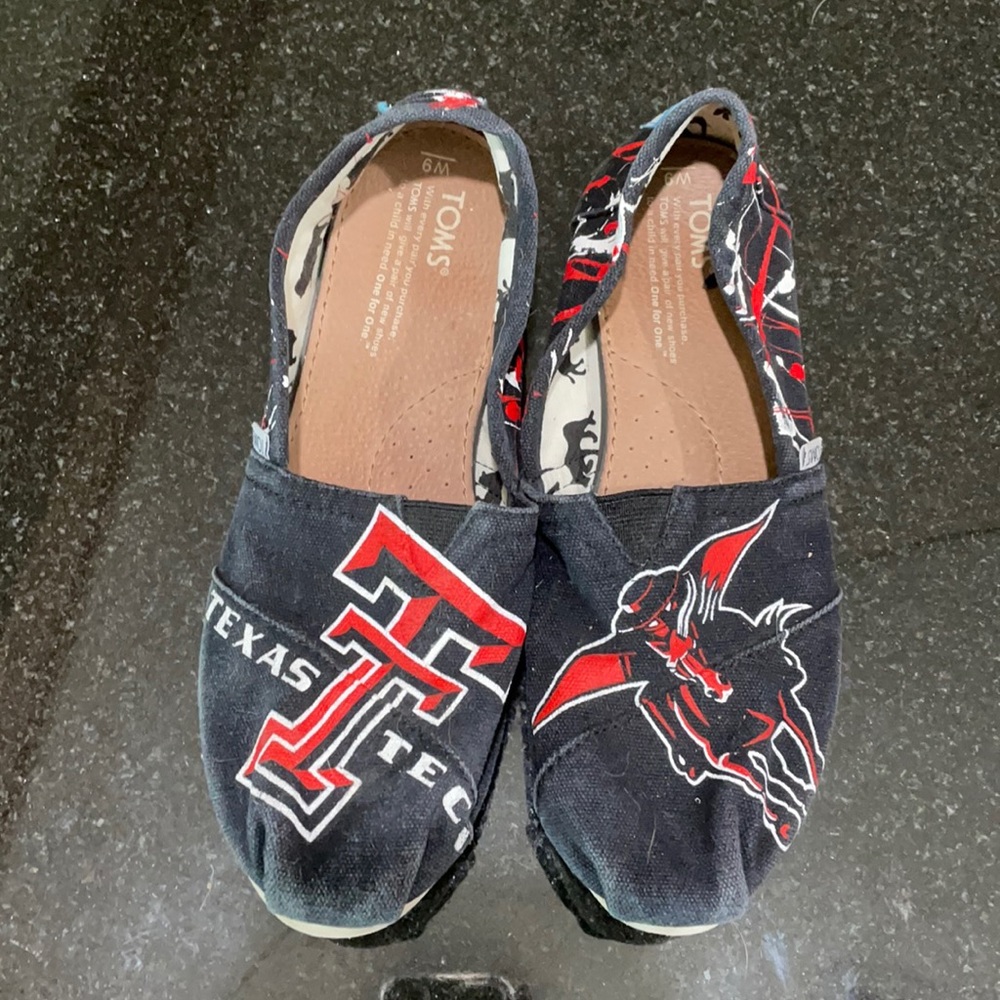 custom painted tom’s TEXAS TECH UNIVERSITY slip on